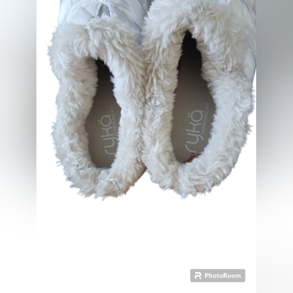 Ryka nylon camo faux fur surround fit slip on mules. Womens size 7.5 - Picture 4 of 7